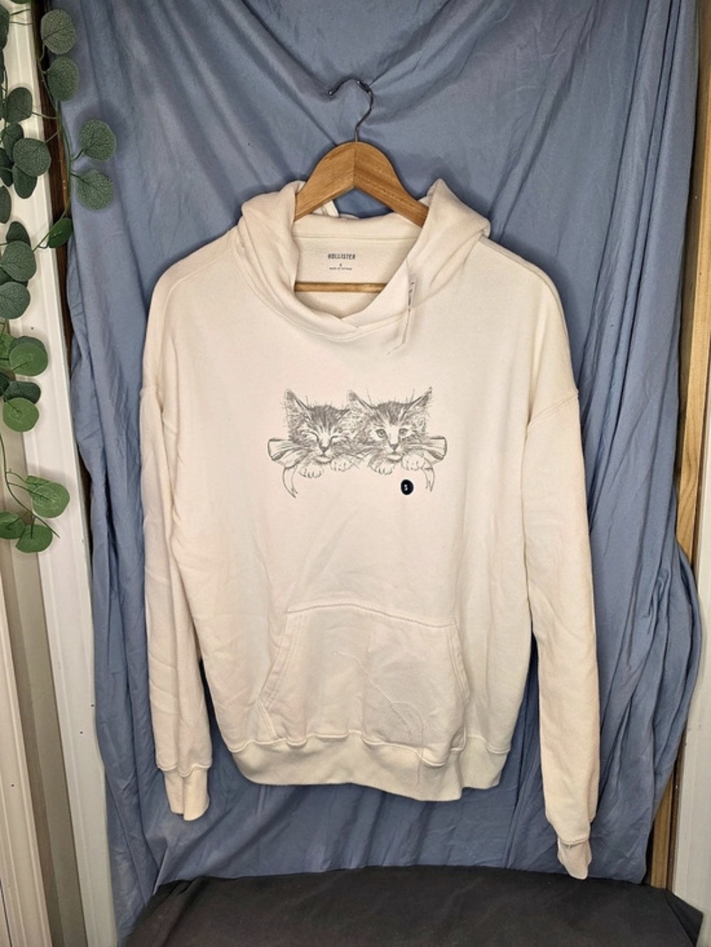 *BRAND NEW* Hollister Kitten Graphic Hoodie Cream Small